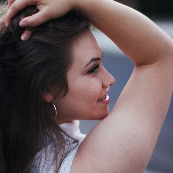 Meet your Posher, Raquel - Picture 3 of 4